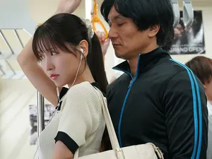 Em trai ngây ngô được chị gái dạy dỗ đưa vào đời