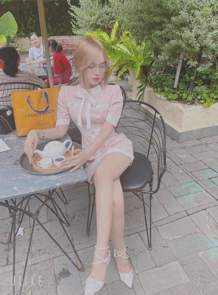 Vào phải căn hộ của 2 má con này thì quên luôn đường về nhà
